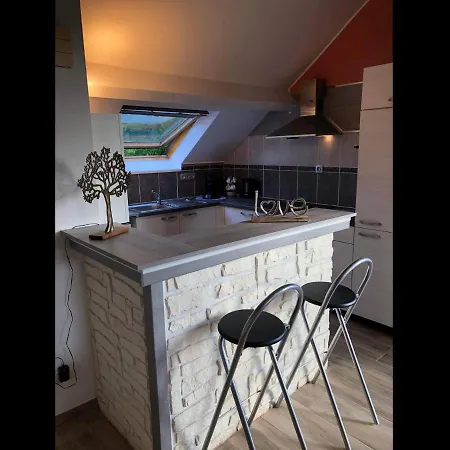Enjoy 5 Apartment *